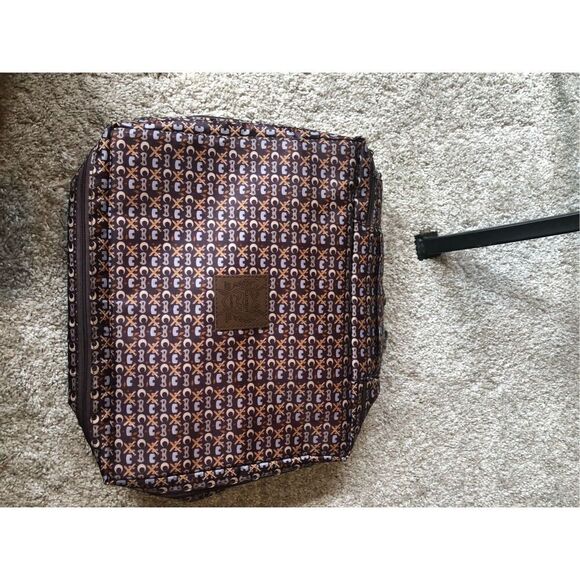 FairyLoot Black Cliff Academy Women’s Ember In The Ashes Travel Case NWT - Picture 1 of 8